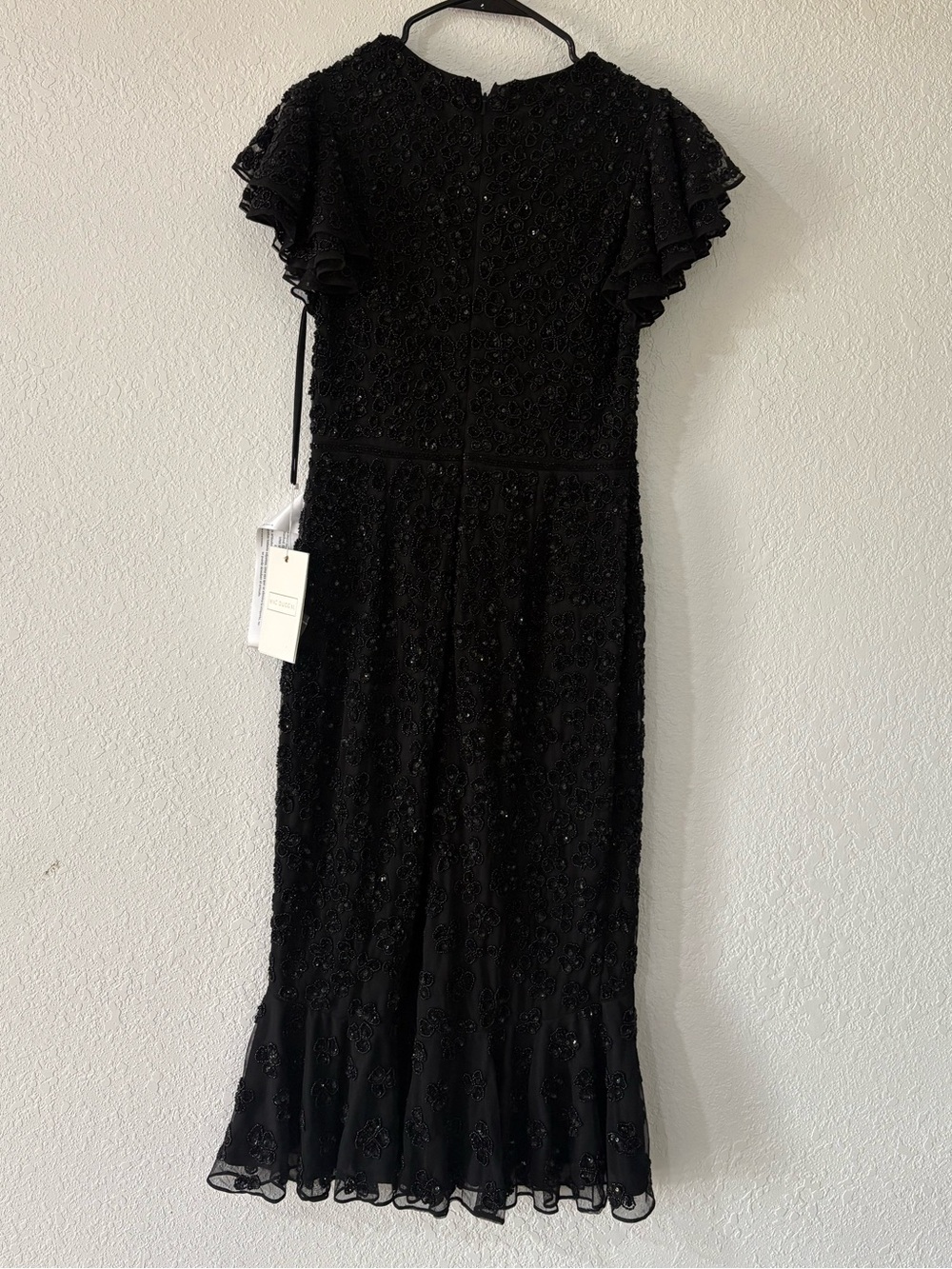 Mac Duggal High Neck Flutter Cap Sleeve Gown Black Size 6 NWT - Picture 3 of 5